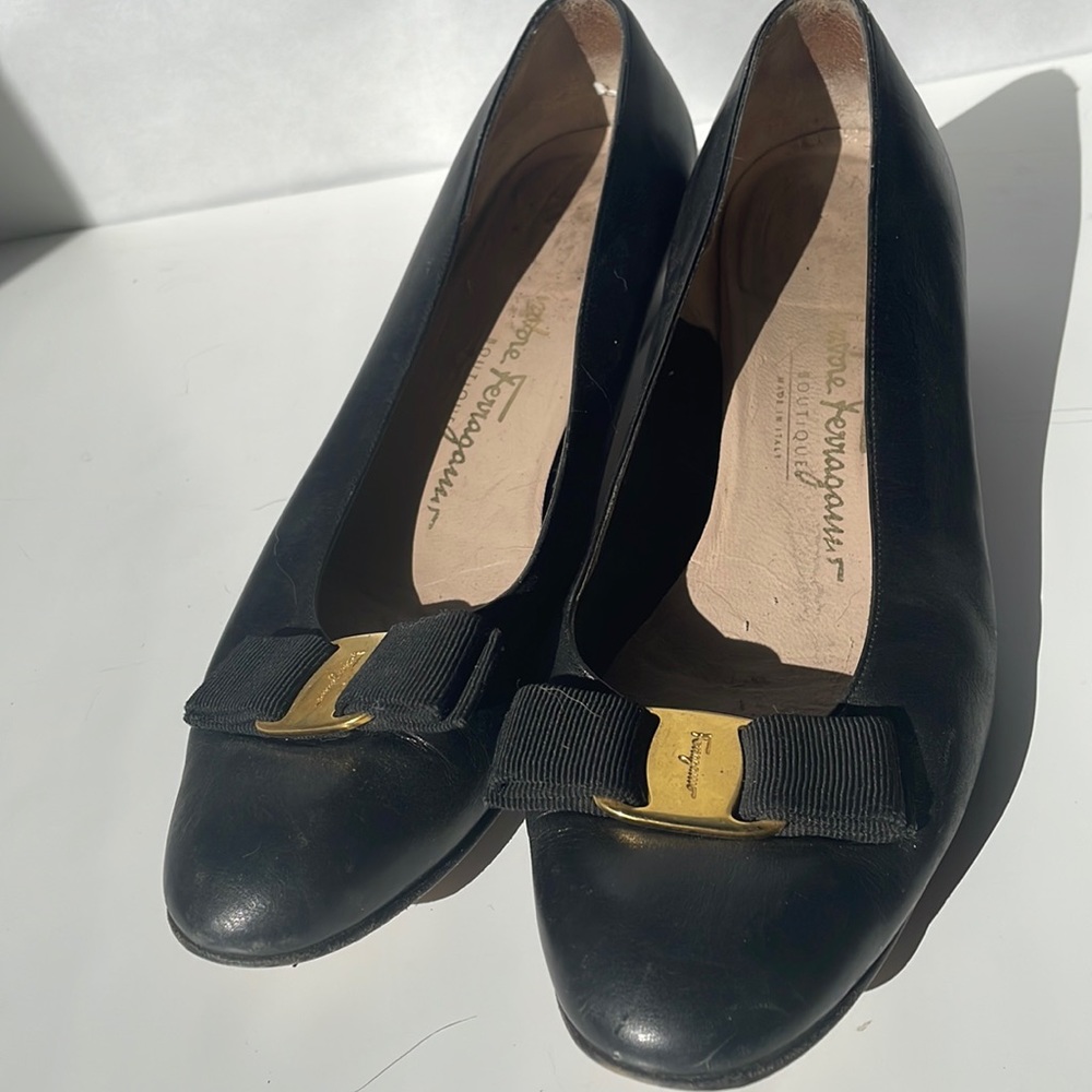Ferragamo black leather flats size 7.5